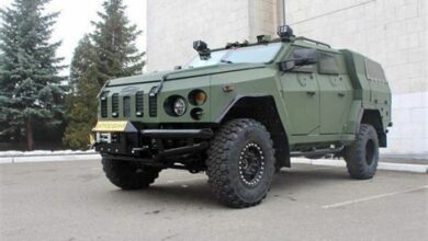 تم تقديم مركبة مدرعة أوكرانية جديدة إلى قائد القوات المسلحة.