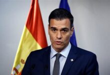 تحقيق النيابة العامة في اتهامات الفساد لزوجة رئيس الوزراء الإسباني، واستمرار بيدرو سانشيز في منصبه بعد تعليق مهام زوجته.