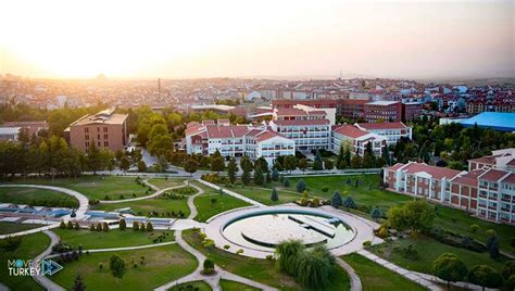 جامعة أناضول تحصل على التصديق الأكبر في مجال السياحة من TURAK/YÖKAK مع تأكيد أهمية جودتها بالحفل الرسمي.