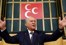 زعيم حزب الحركة القومية التركي يدين جرائم الإبادة في غزة ويعلن دعمه لتركيا. -المصادر: T24، Cumhuriyet، NTV Haber.