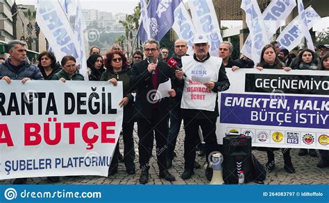 مطلب لمسيرة يوم العمال في كوروم تقدم من النقابات التركية والسلطاني الموحد بدعم من الديسك. (مصادر: ميلييت، افرينسيل، تلي1)