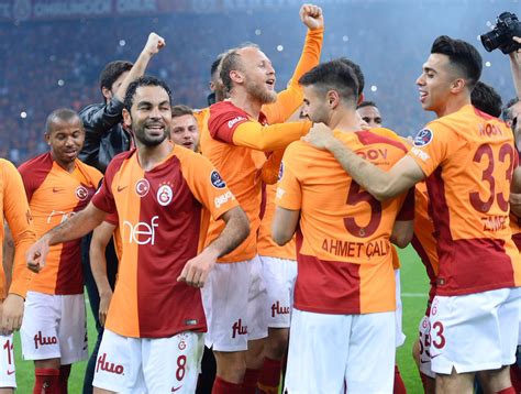 أوكان بوروك يتطلع لتحقيق رقم قياسي جديد مع غلطة سراي بعد نجاحه في السوبر كأس التركي.