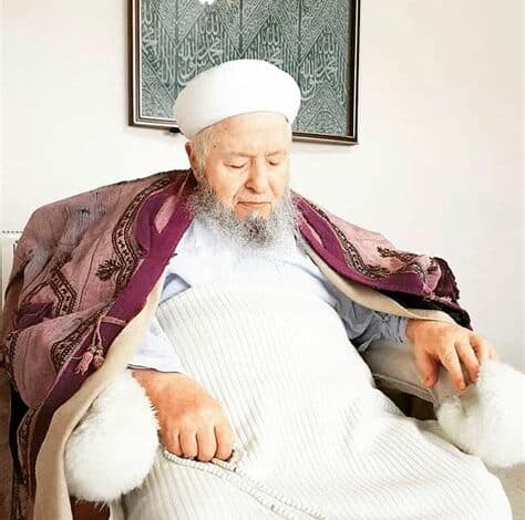 وفاة شيخ جمعية إسماعل آغا، حسن كليج، عن عمر يناهز 94 عامًا، مع تعازي وتصريحات من عدة شخصيات ومؤسسات.
