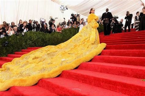 صور كيتي بيري وريهانا المُنشأة بواسطة الذكاء الصناعي تصبح فيروسية بعد حفل Met Gala 2024، مثيرة للاهتمام بين المستخدمين عبر منصات التواصل الاجتماعي.