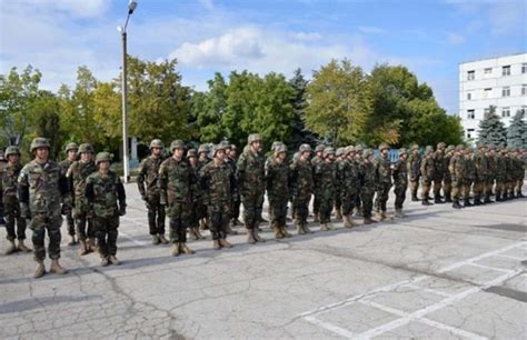 أفراد القوات المسلحة في رومانيا ومولدوفا يشاركون في تمرين عسكري، بهدف تدريب وتحسين صنع القرارات وتقوية المعرفة التكتيكية وزيادة التوافق بين المشاركين.