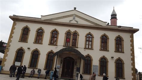 تم إلغاء عقد حمام مسجد فيفزية خلال اجتماع مجلس بلدية إزميت. لم تُكشف حتى الآن الأسباب وراء هذا القرار.