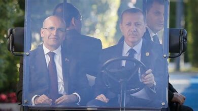 أردوغان يشدد على التحديات الاقتصادية وتقليل التضخم في تركيا.