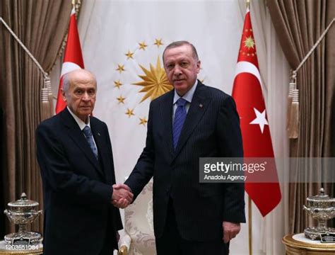 اجتماع أردوغان مع قادة لبحث تعزيز الديمقراطية والوحدة الوطنية في تركيا بمناسبة ذكرى محاولة الانقلاب.