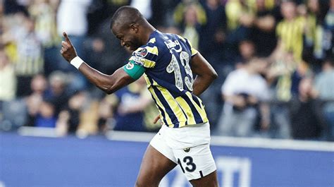 Enner Valencia تعرض لهجوم من جماهير Juventude بعد أهداره ركلة جزاء خلال مباراة ضد Internacional في كأس البرازيل. أسباب الحادثة لم تُعرف بعد.