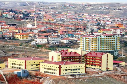 حادث تصادم بسبب تجاوز لإشارة حمراء في Nevşehir Ürgüp، المحققون يتابعون التحقيق لمزيد من التفاصيل.