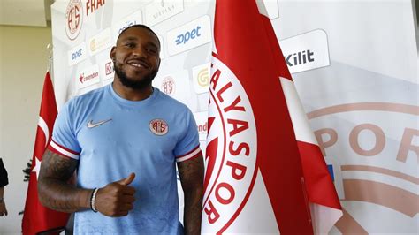 تقترب احتمالية انتقال Britt Assombalonga إلى Kocaelispor من فريق Antalyaspor، حسب الأنباء.