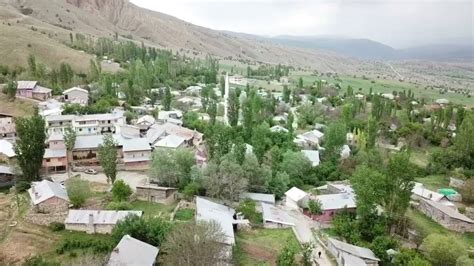 مستمرة جهود البحث عن رجل مسن سقط في قناة الري في غولوفا بمحافظة سيواس. يُفترض سحبه نحو بحيرة غولفا.