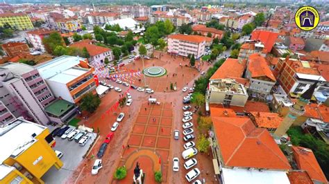 وفاة امرأة وإصابة سائقي سيارتين في حادث تصادم بـ Kütahya، تركيا، بتقاطع Yoncalı. التحقيقات جارية لمعرفة التفاصيل الكاملة للحادث.