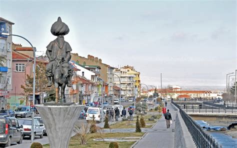 مهرجان نصر الدين الخطاب في أكشهير يكرّم تراثه الثقافي. تفاصيل الدوافع والمصدر لم تكشف بعد، حسب تقارير وسائل الإعلام.