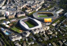 مباراة افتتاحية في أولمبياد باريس 2024 تعلق بسبب دخول الجماهير. الأرجنتين تشكو من تقنية VAR بعد إلغاء هدف.