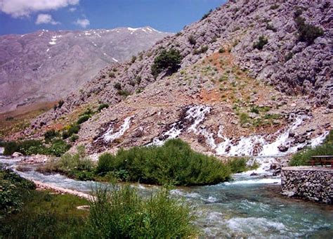 نظم عمال Befesa Silverment A.Ş. إضراب بإسكندرون بعد فشل محادثات الاتفاق الجماعي، مع تحذير من سياسات الحرب وأهمية حل مشكلة الأكراد.