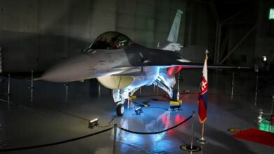 وصول أولى طائرتين حربيتين F-16 Block 70 الى سلوفاكيا، بمبلغ 1.58 مليار يورو، لتعزيز قدرات الدفاع والمشاركة في عمليات حلف الناتو.