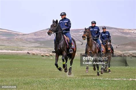 تم تعيين العقيد مصطفى تتيك كقائد جديد لقوات الدرك في دوزجة بقرار رئاسي لتعزيز الكفاءة والانضباط.