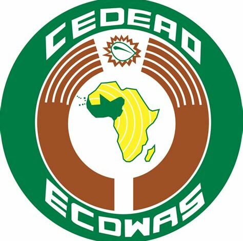 تنظيم ECOWAS يرسل 1200 جندي إلى سيراليون لمكافحة التهديدات الأمنية بعد محاولة انقلاب، بهدف استعادة الاستقرار ودعم الحكومة الشرعية. (المصادر: NTV Haber, Son Dakika)