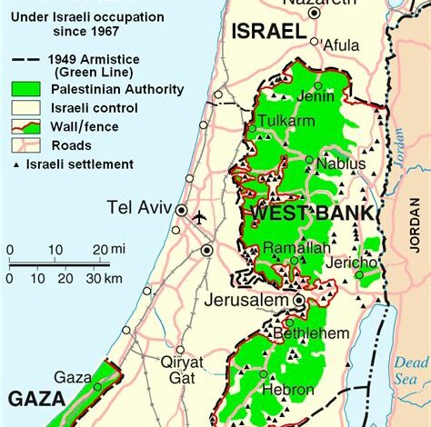 غارة جوية إسرائيلية على مخيم بلاطة تقتل فلسطينيين وتجرح أربعة، ومداهمات أخرى تسفر عن احتجاز 45 فلسطينياً.