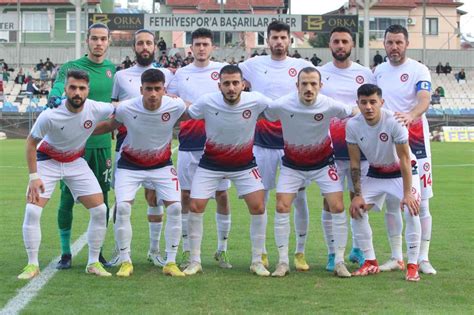 بدأ فريق زونغولداك كومورسبور معسكره التدريبي في ديفريك استعدادًا للدوري التركي بمساعدة رئيس البلدية.