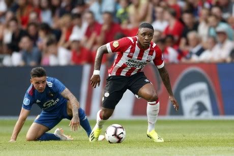 PSV Eindhoven يخسر أمام Feyenoord في كأس Johan Cruyff Shield بعد ضربات الجزاء.