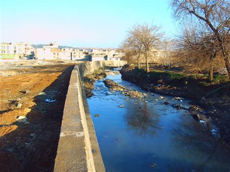 نشاط دوريات جواندارما مدعومة بدرون في حدائق غازي عنتاب يثير الاهتمام، حيث لم تُكشف الأسباب أو الأهداف. الخبر من صحيفة "غازي عنتاب أولوشوم".