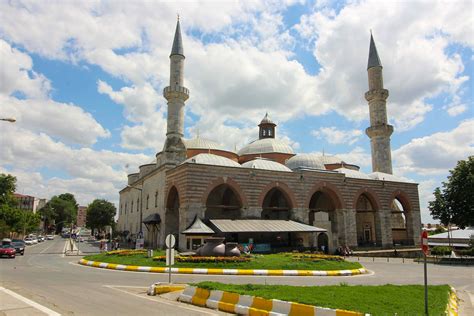 زيارة وزير الداخلية علي يرليكايا لغرفة التجارة والصناعة في إدرنه كانت جزءًا من جولة تفقدية دون الكشف عن الهدف بوضوح.